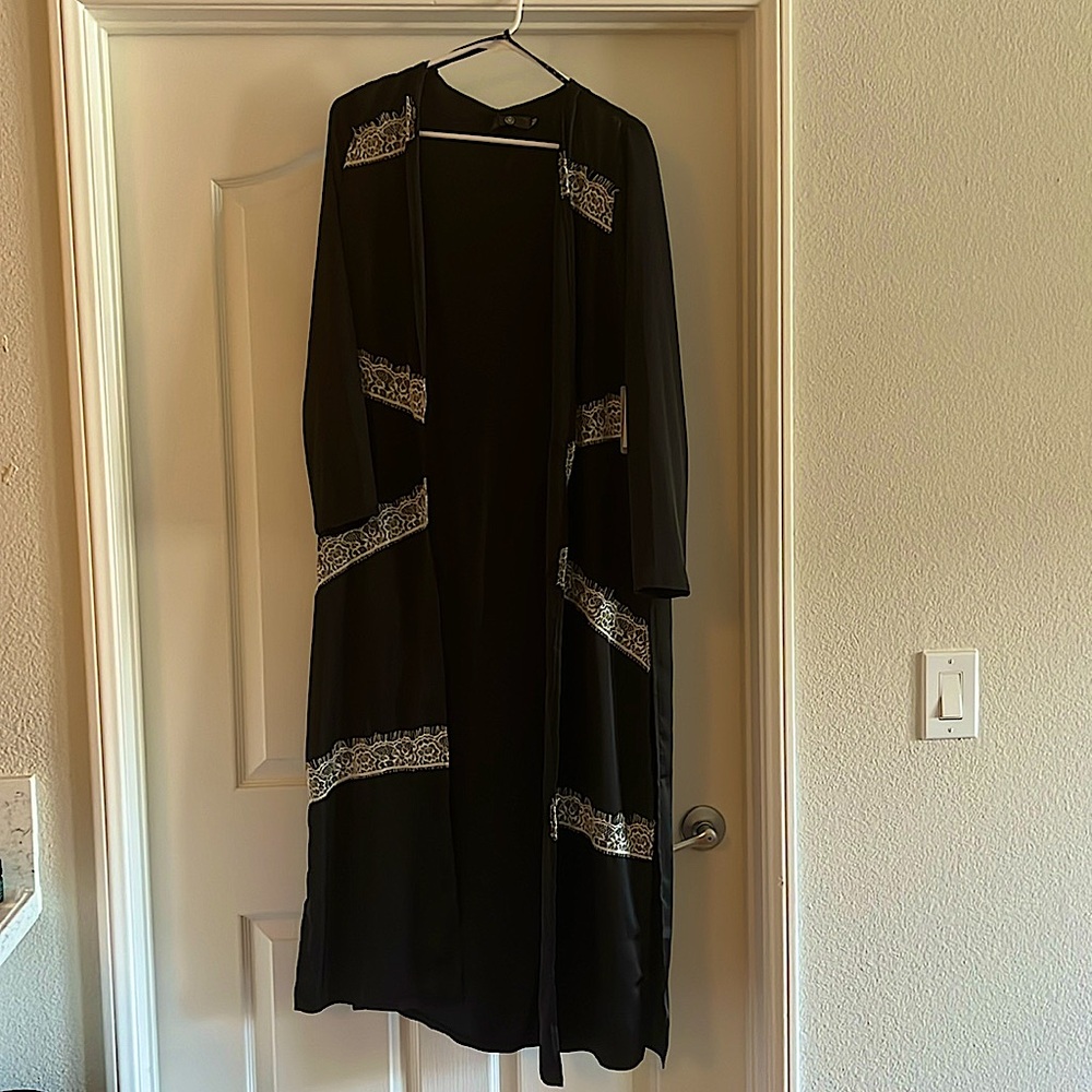 Missguided - Satin Duster with Lace Detail - Black/Size 4